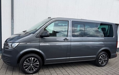 Volkswagen Caravelle T6 рестайлинг, 2022 год, 4 150 000 рублей, 1 фотография