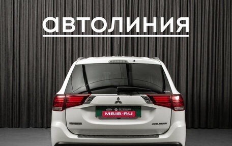 Mitsubishi Outlander III рестайлинг 3, 2016 год, 1 689 000 рублей, 1 фотография