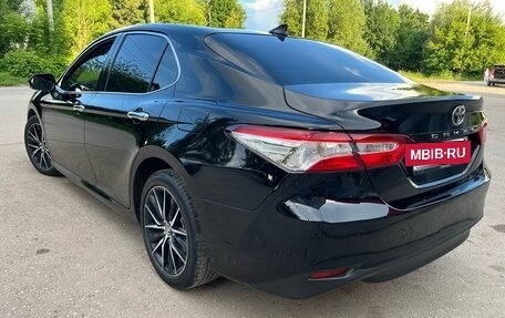 Toyota Camry, 2019 год, 2 450 000 рублей, 7 фотография