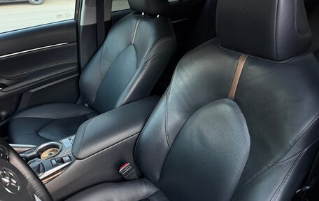 Toyota Camry, 2019 год, 2 450 000 рублей, 13 фотография