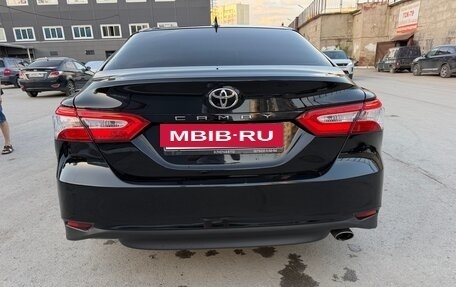 Toyota Camry, 2019 год, 2 450 000 рублей, 17 фотография