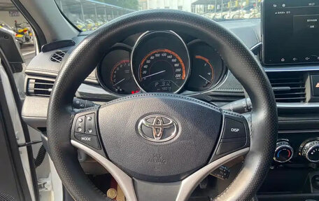Toyota Yaris XP150 рестайлинг, 2022 год, 1 230 035 рублей, 13 фотография