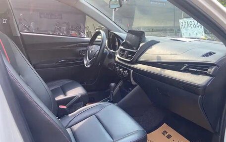Toyota Yaris XP150 рестайлинг, 2022 год, 1 230 035 рублей, 17 фотография
