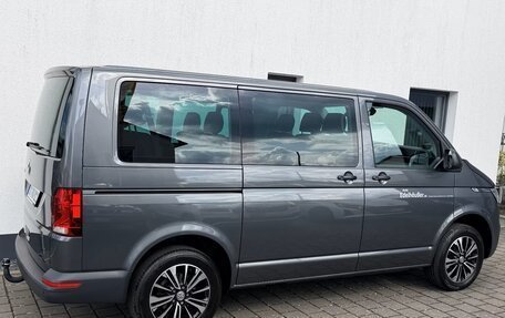 Volkswagen Caravelle T6 рестайлинг, 2022 год, 4 150 000 рублей, 3 фотография