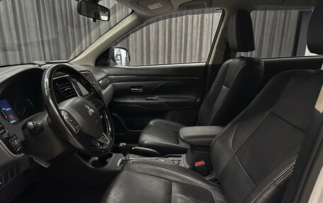 Mitsubishi Outlander III рестайлинг 3, 2016 год, 1 689 000 рублей, 9 фотография