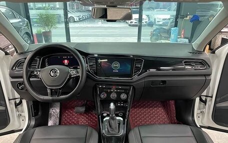 Volkswagen T-Roc I, 2022 год, 1 700 311 рублей, 9 фотография