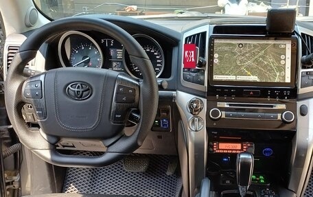 Toyota Land Cruiser 200, 2014 год, 7 890 000 рублей, 21 фотография