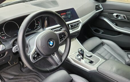 BMW 3 серия, 2019 год, 4 080 000 рублей, 15 фотография
