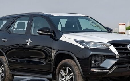 Toyota Fortuner II, 2026 год, 4 800 600 рублей, 2 фотография