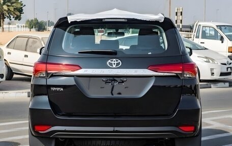 Toyota Fortuner II, 2026 год, 4 800 600 рублей, 7 фотография