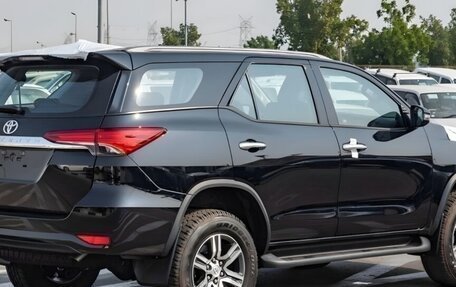 Toyota Fortuner II, 2026 год, 4 800 600 рублей, 6 фотография
