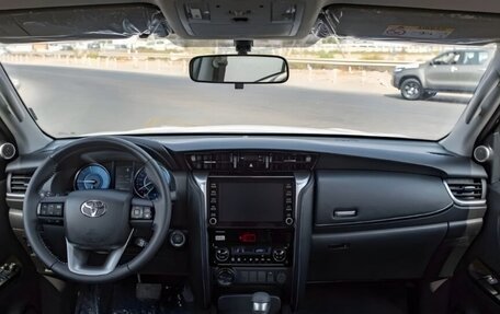 Toyota Fortuner II, 2026 год, 4 800 600 рублей, 14 фотография