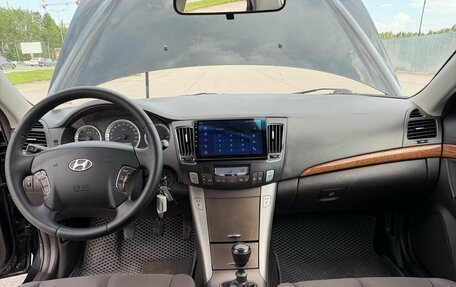 Hyundai Sonata VI, 2010 год, 750 000 рублей, 5 фотография