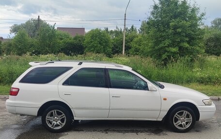 Toyota Camry, 1998 год, 490 000 рублей, 2 фотография