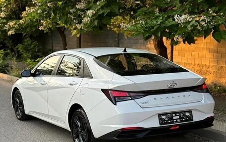 Hyundai Elantra, 2023 год, 1 390 000 рублей, 5 фотография