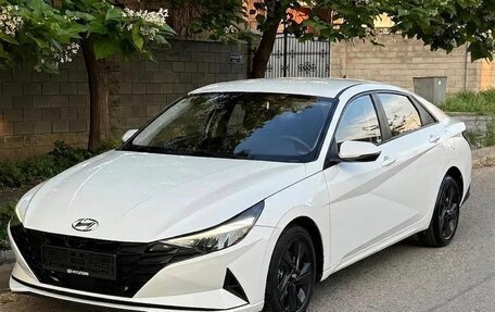 Hyundai Elantra, 2023 год, 1 390 000 рублей, 3 фотография