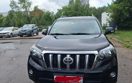 Toyota Land Cruiser Prado 150 рестайлинг 2, 2017 год, 4 000 000 рублей, 2 фотография