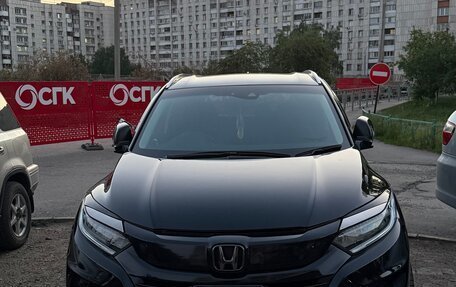 Honda Vezel, 2018 год, 1 500 000 рублей, 2 фотография