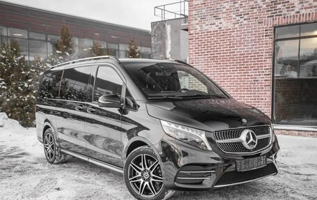 Mercedes-Benz V-Класс, 2023 год, 10 800 000 рублей, 2 фотография