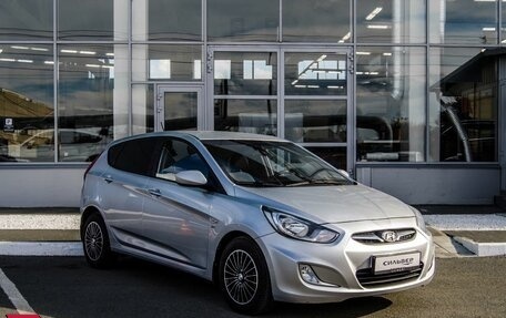 Hyundai Solaris II рестайлинг, 2013 год, 730 000 рублей, 5 фотография