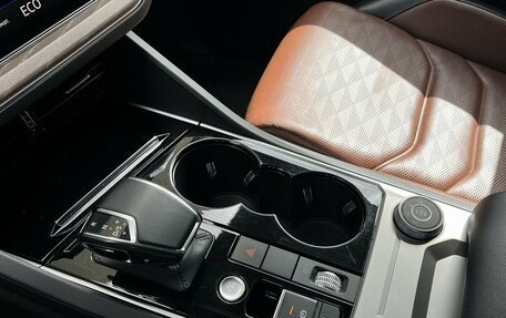 Volkswagen Touareg III, 2019 год, 4 590 000 рублей, 26 фотография
