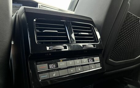 Volkswagen Touareg III, 2019 год, 4 590 000 рублей, 30 фотография