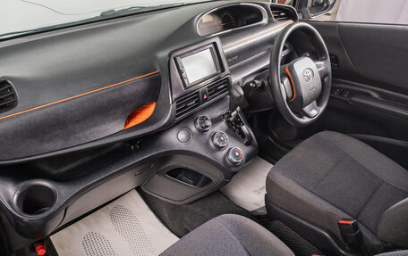 Toyota Sienta II, 2016 год, 1 389 000 рублей, 15 фотография