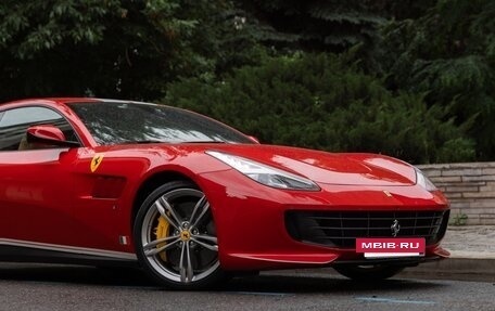 Ferrari GTC4Lusso, 2017 год, 37 000 000 рублей, 9 фотография