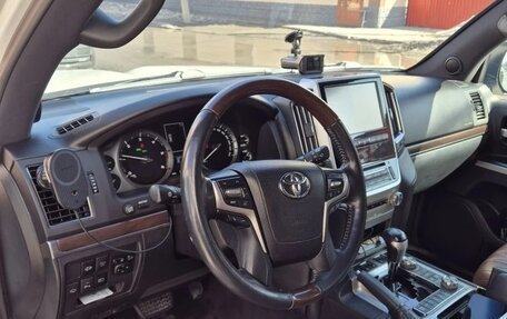 Toyota Land Cruiser 200, 2017 год, 6 350 000 рублей, 10 фотография
