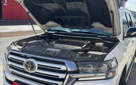 Toyota Land Cruiser 200, 2017 год, 6 350 000 рублей, 4 фотография