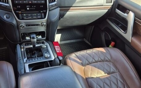 Toyota Land Cruiser 200, 2017 год, 6 350 000 рублей, 7 фотография
