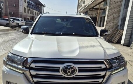Toyota Land Cruiser 200, 2017 год, 6 350 000 рублей, 3 фотография