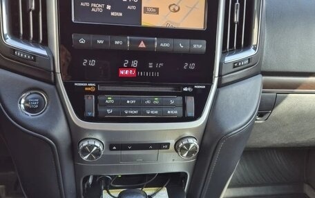 Toyota Land Cruiser 200, 2017 год, 6 350 000 рублей, 23 фотография