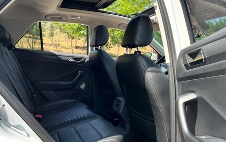 Volkswagen T-Roc I, 2023 год, 1 770 000 рублей, 8 фотография