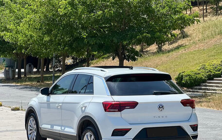 Volkswagen T-Roc I, 2023 год, 1 770 000 рублей, 6 фотография