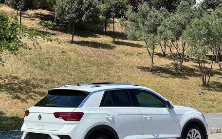 Volkswagen T-Roc I, 2023 год, 1 770 000 рублей, 5 фотография