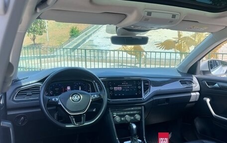 Volkswagen T-Roc I, 2023 год, 1 770 000 рублей, 7 фотография