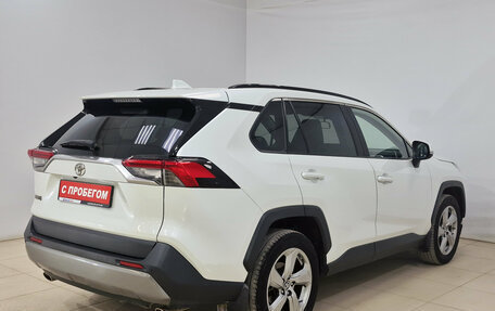 Toyota RAV4, 2019 год, 2 950 000 рублей, 4 фотография