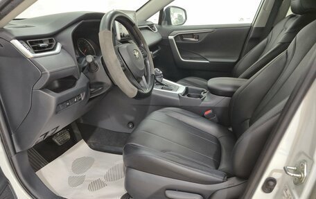 Toyota RAV4, 2019 год, 2 950 000 рублей, 9 фотография