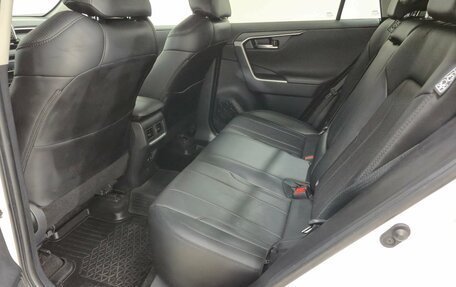 Toyota RAV4, 2019 год, 2 950 000 рублей, 15 фотография