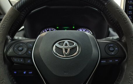 Toyota RAV4, 2019 год, 2 950 000 рублей, 21 фотография