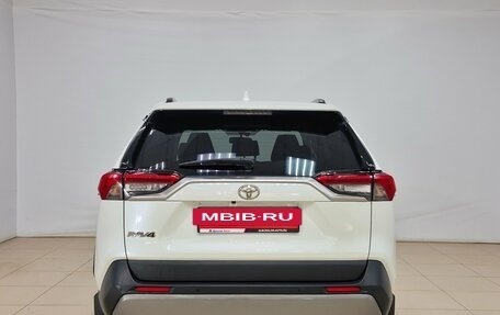 Toyota RAV4, 2019 год, 2 950 000 рублей, 5 фотография