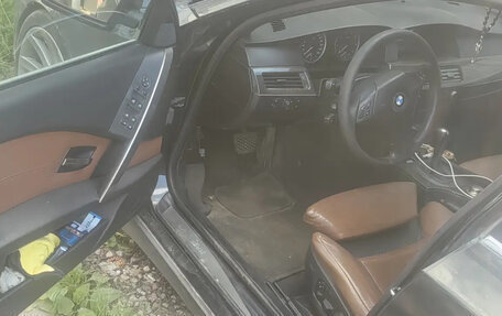 BMW 5 серия, 2003 год, 670 000 рублей, 2 фотография
