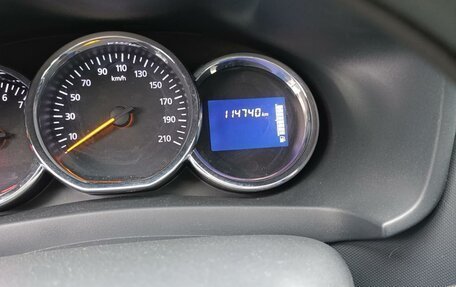 Renault Logan II, 2017 год, 900 000 рублей, 9 фотография
