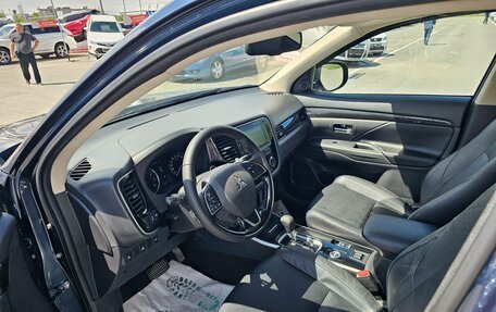 Mitsubishi Outlander III рестайлинг 3, 2018 год, 1 844 995 рублей, 9 фотография