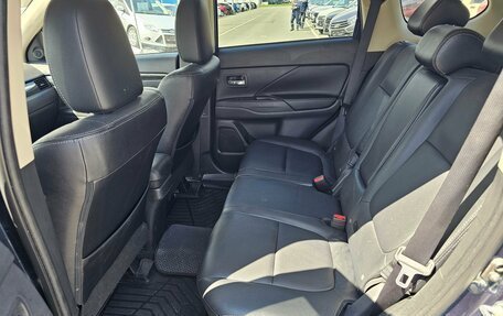 Mitsubishi Outlander III рестайлинг 3, 2018 год, 1 844 995 рублей, 13 фотография