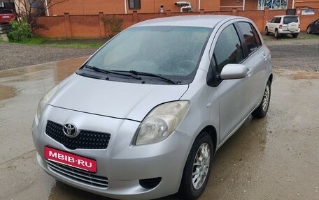 Toyota Yaris III рестайлинг, 2007 год, 580 000 рублей, 1 фотография