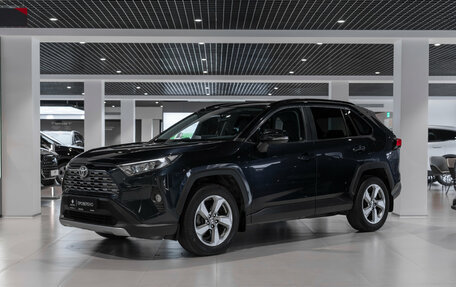 Toyota RAV4, 2020 год, 2 795 000 рублей, 1 фотография