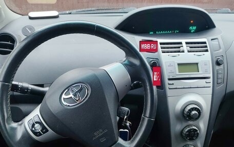 Toyota Yaris III рестайлинг, 2007 год, 580 000 рублей, 7 фотография