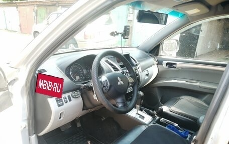 Mitsubishi Pajero Sport II рестайлинг, 2011 год, 1 000 000 рублей, 10 фотография